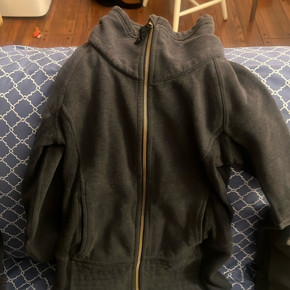 Lululemon S/M funnel neck grey slim fit jacket
